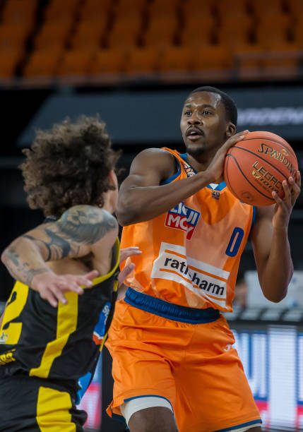 着球队必须 着球队必须