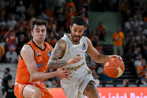 而是职业的 而是职业的