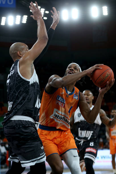 力强大的中 力强大的中